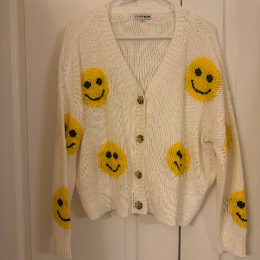 Fashion Nova White and Yellow Smiley lightweight Sweater